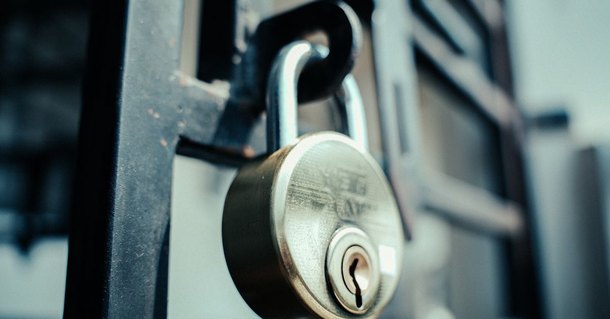 How Much Does a Locksmith Cost in Las Vegas? A Real Price Breakdown — Paradise Locksmiths NV