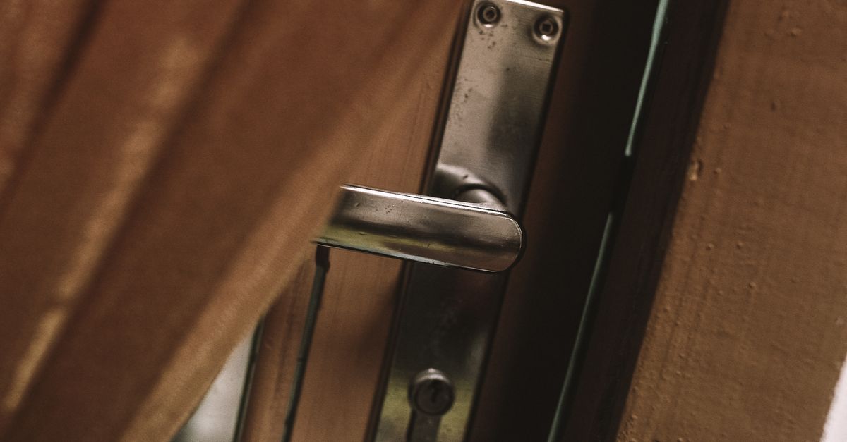 Mortise Lock vs. Door Knob Lock: Which Is Safer for Your Door? — Paradise Locksmiths NV